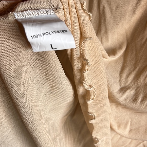 Mesh Turtleneck in Apricot 🫶 - Picture 10 of 11